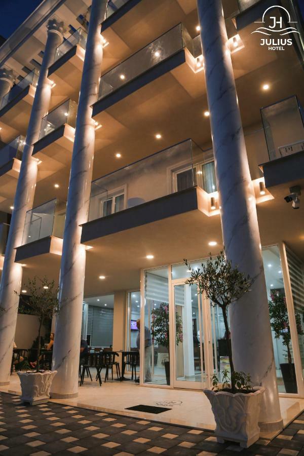 Julius Hotel Голем Екстер'єр фото