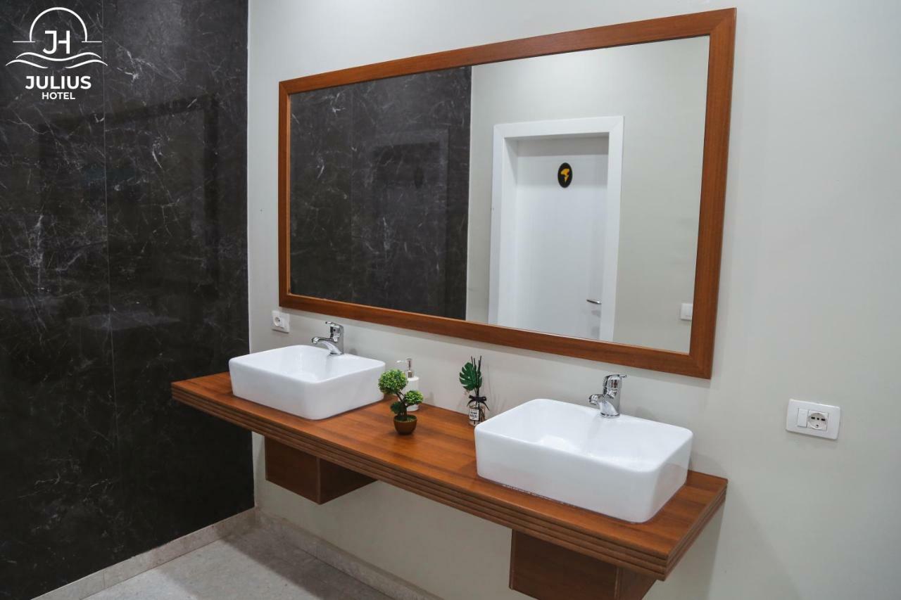 Julius Hotel Голем Екстер'єр фото